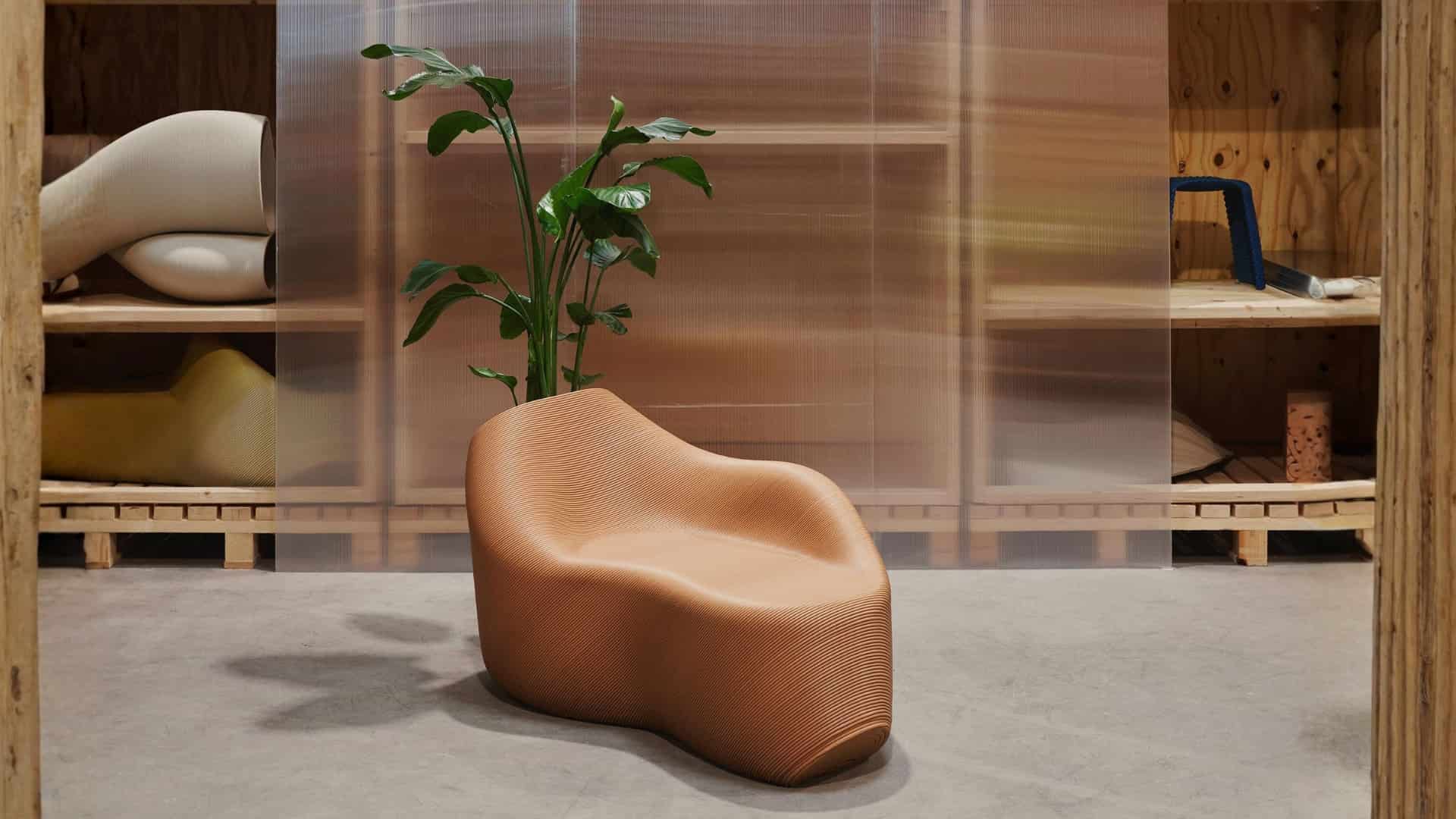 planter Lobby Bench